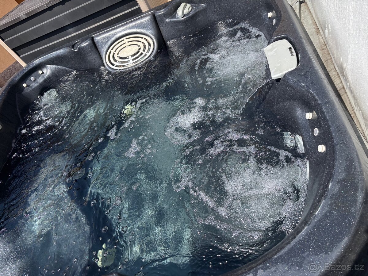 Prodám starší vířivku Jacuzzi J-325 - 6