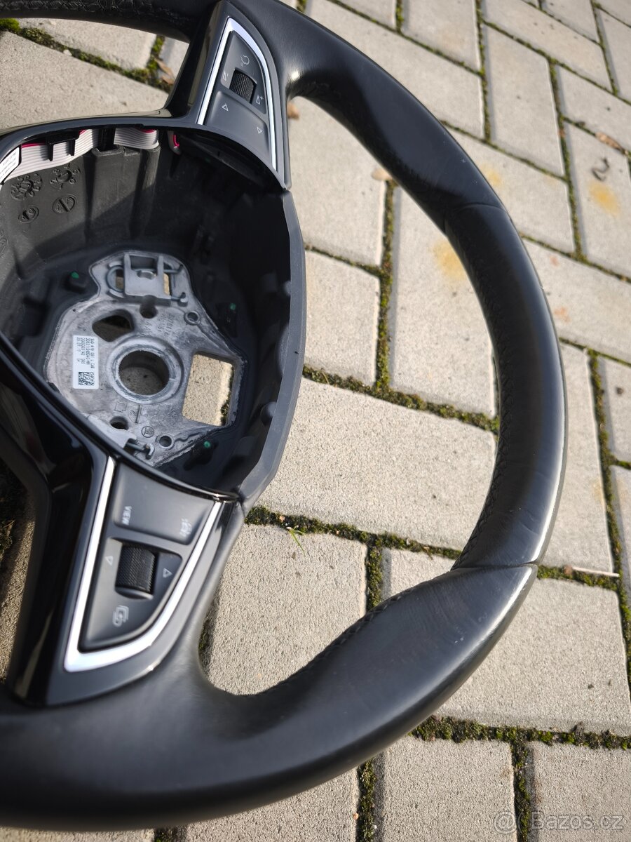 Tříramenný multifukční volant Škoda Octavia 3 - 6