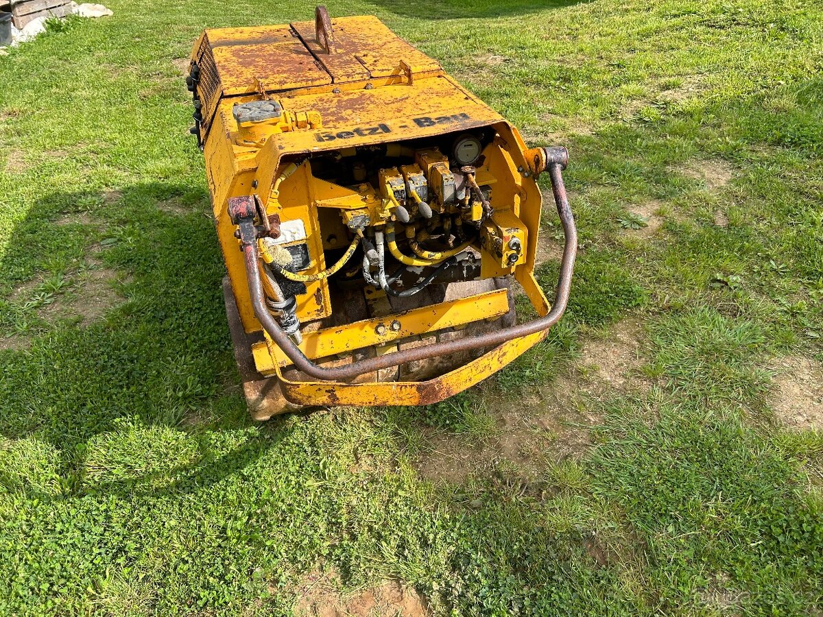 Příkopový vibrační válec - 6