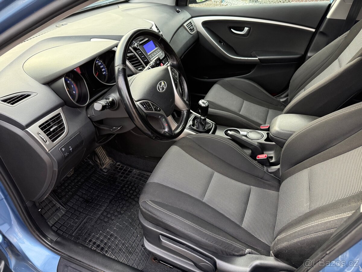 Hyundai i30 1,6i 88kW Trikolor - 6