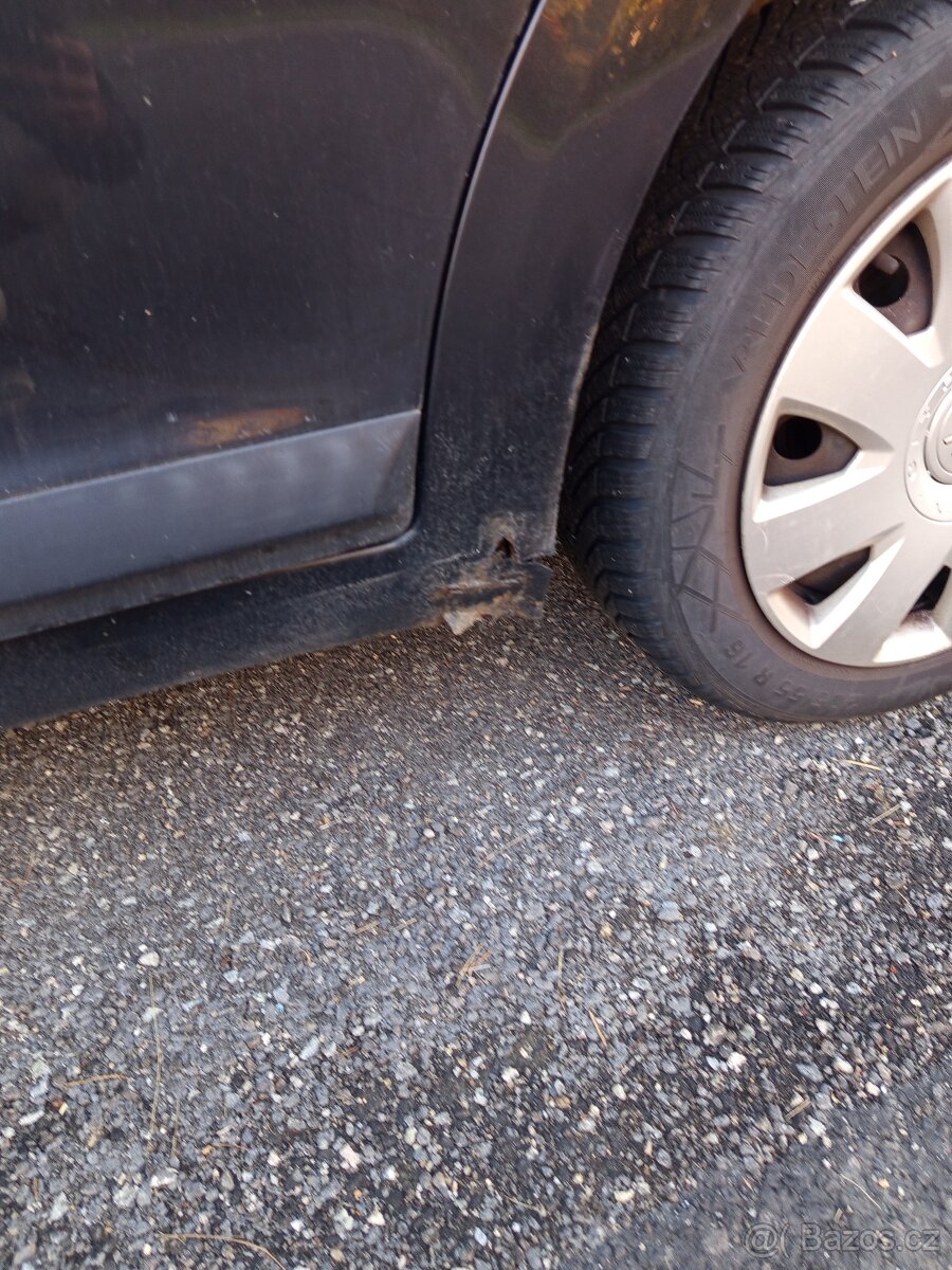 Citroen C4 hatchback 1.6 hdi - 6