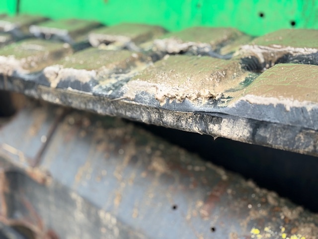 Smykový pásový nakladač Bobcat T550 - 6