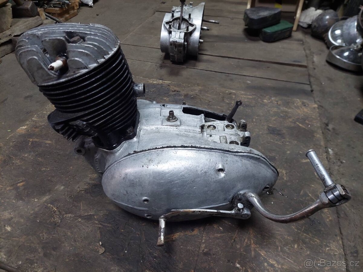 Motor IŽ 49 IŽ350 - 6