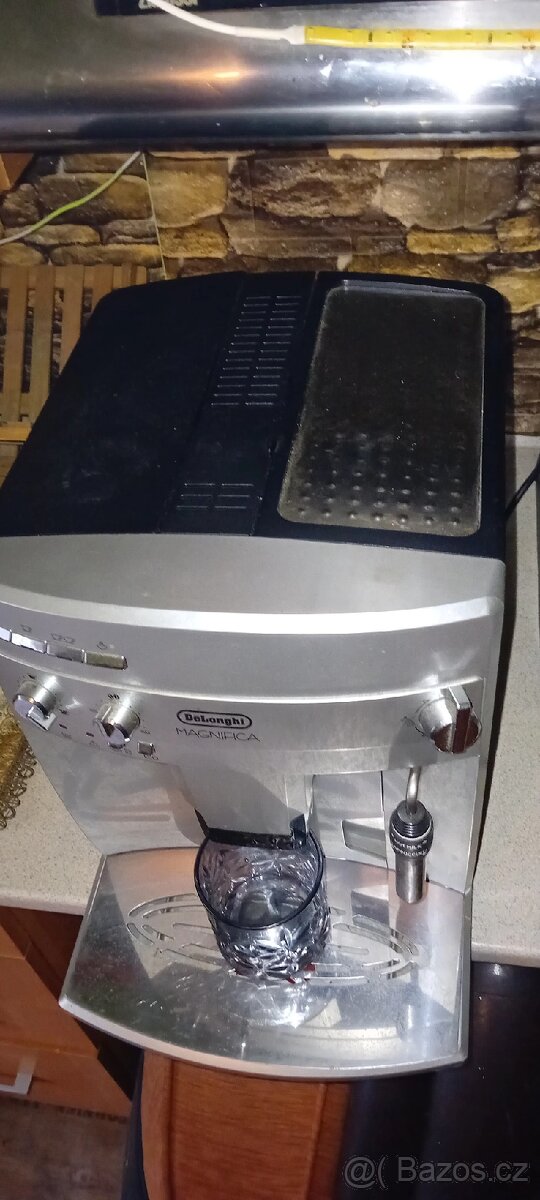 Kávovar Delonghi Magnifica - 6