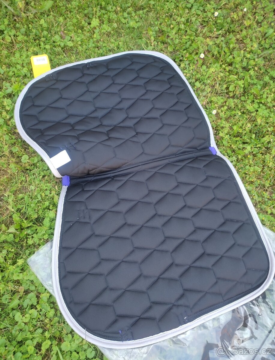 Fialová skoková dečka s kamínky na lemu - 6