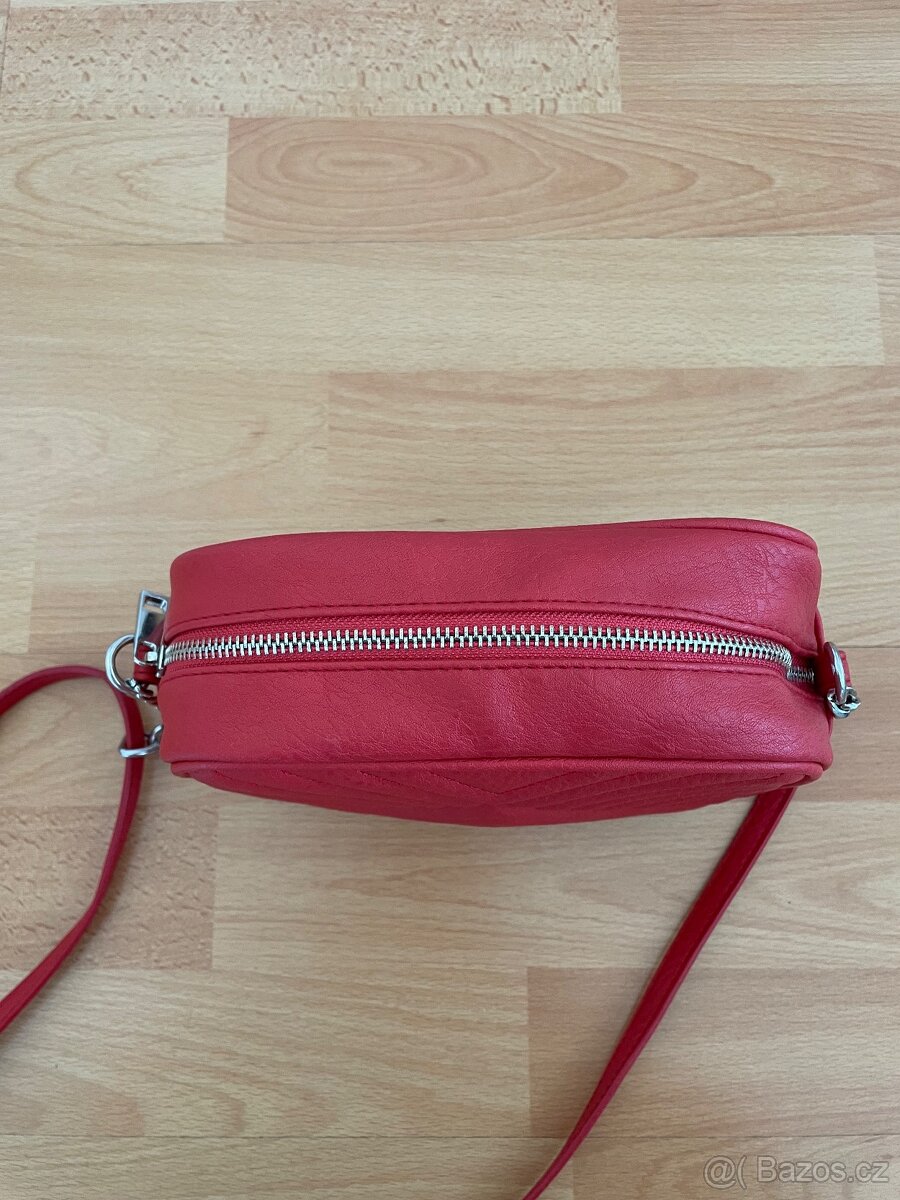 Červená crossbody kabelka - 6