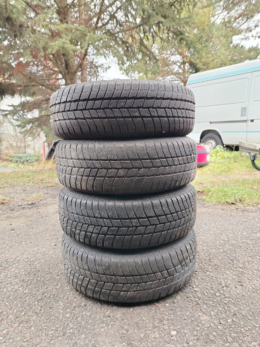 Sada zimních kol 195 65 R15 Barum Škoda Octavia 2 - 6