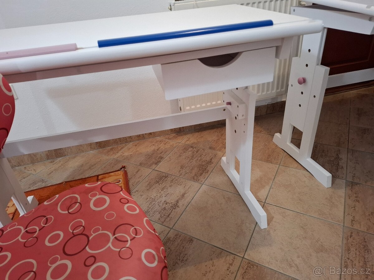 Souprava 2 stoly + 2 židle - 6