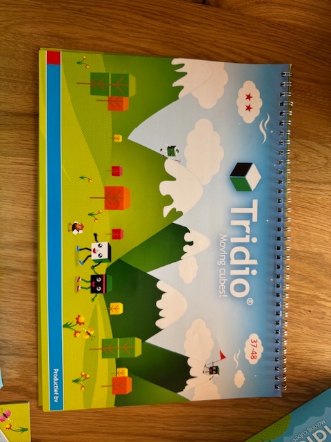 Tridio - moving cubes - 6