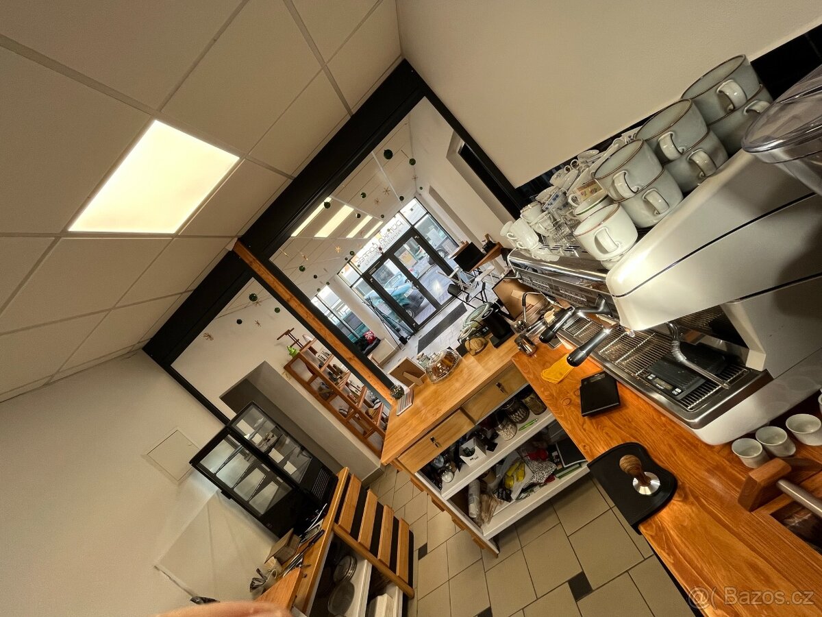 BAR DO KAVÁRNY Z MASIVU - 6