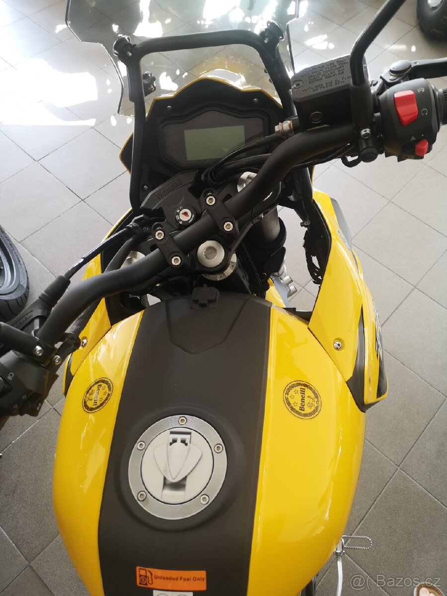 Benelli TRK 251 nová - 6