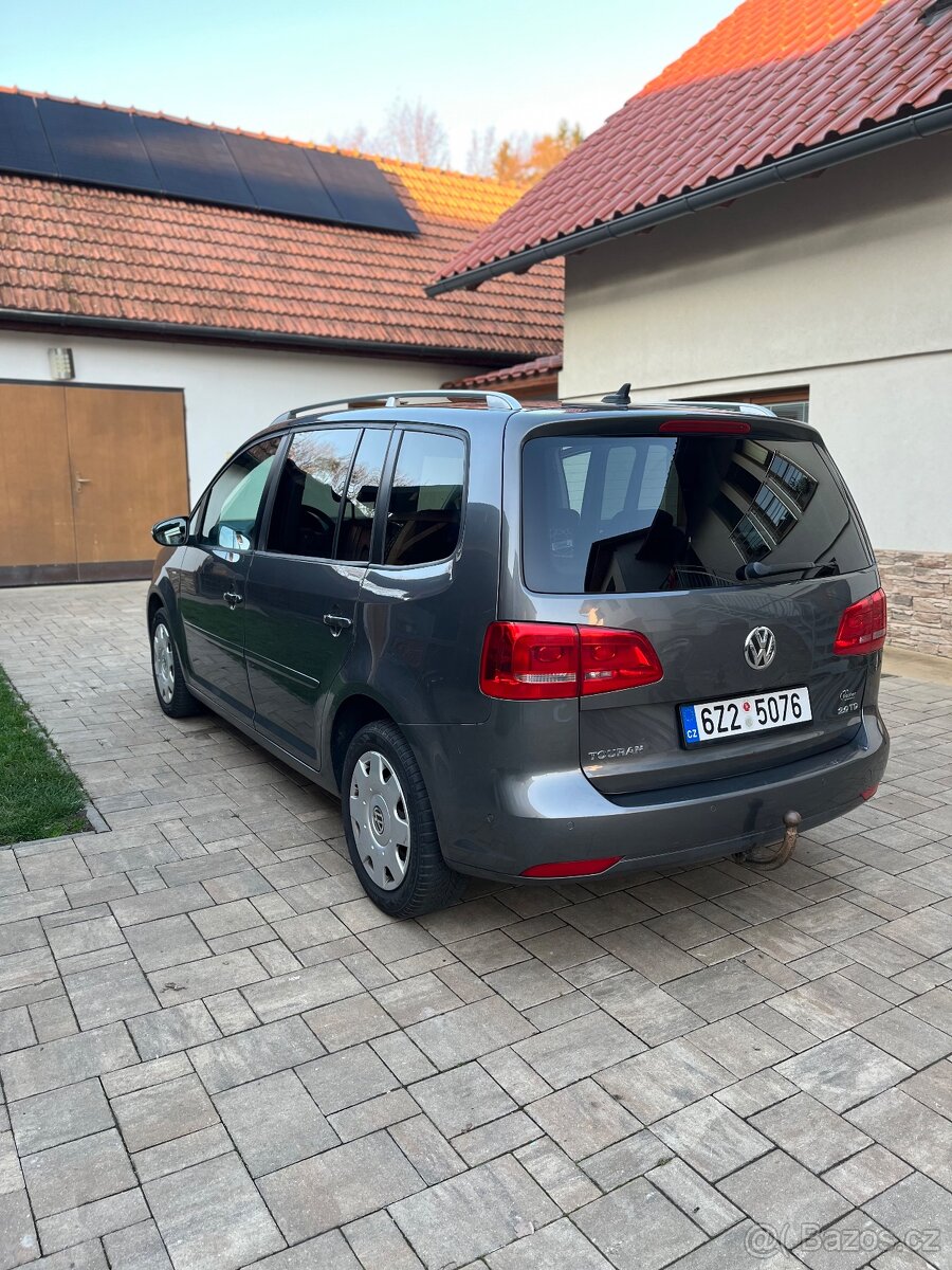 VW Touran 2.0 TDI Comfortline Cup, 7 míst, 5/2015 - 6