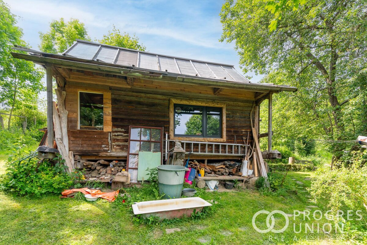 Prodej stavebních a zemědělských pozemků na samotě s číslem - 6