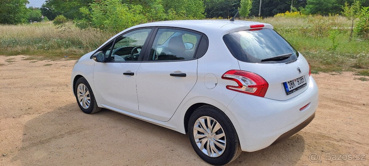 Peugeot 208 1.0i najeto 63 000 km 1 majitel koupeno v ČR - 6