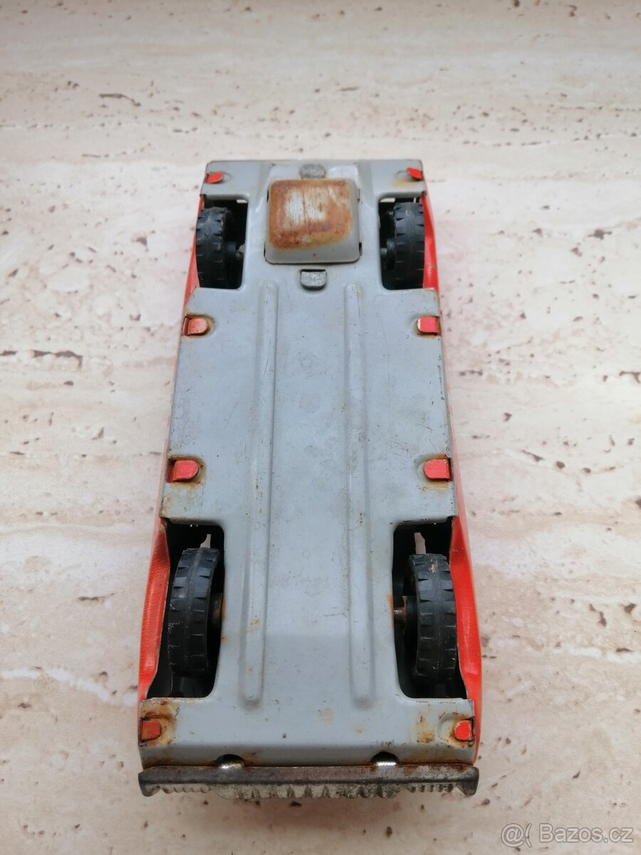 Staré autíčko Pagyra-3 - 6