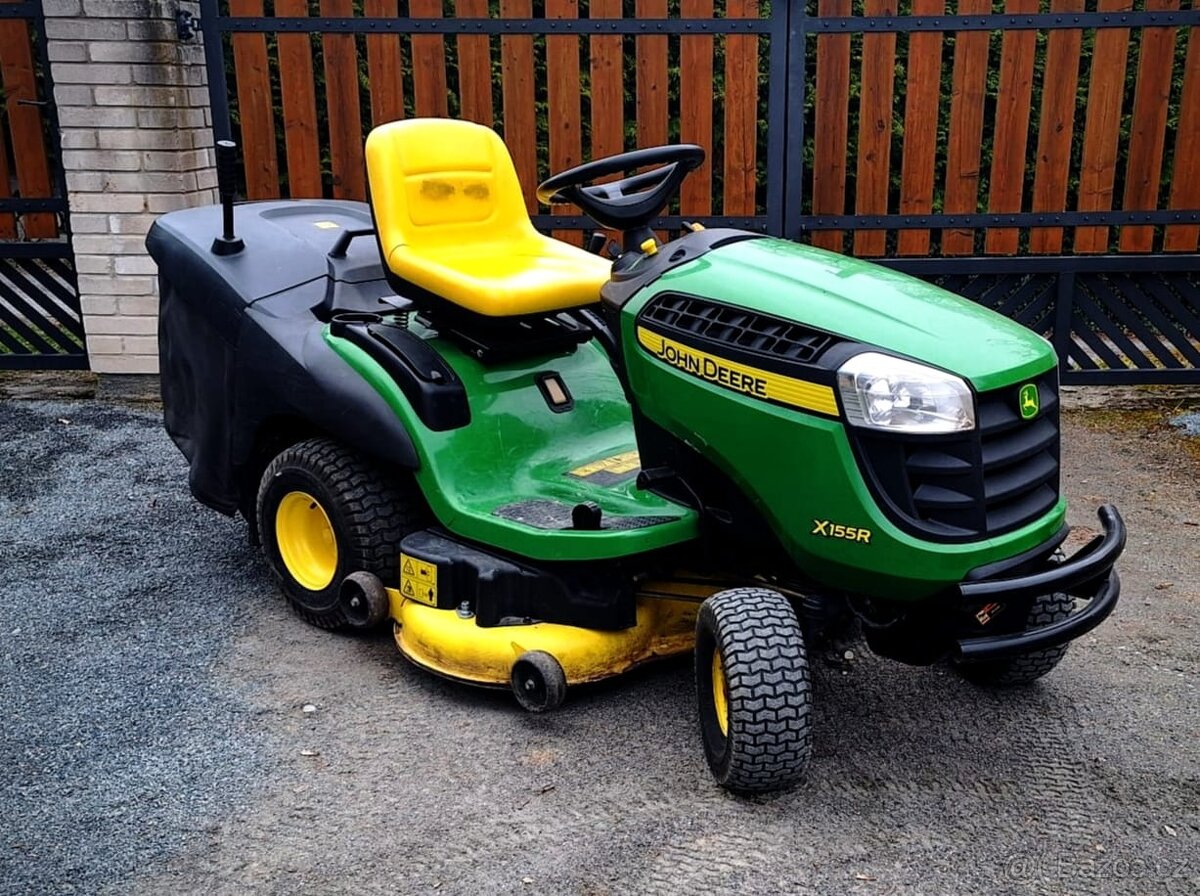 Sekací traktor John Deere X155R - 6