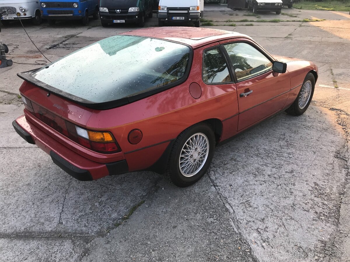 PORSCHE 924 TURBO - 6