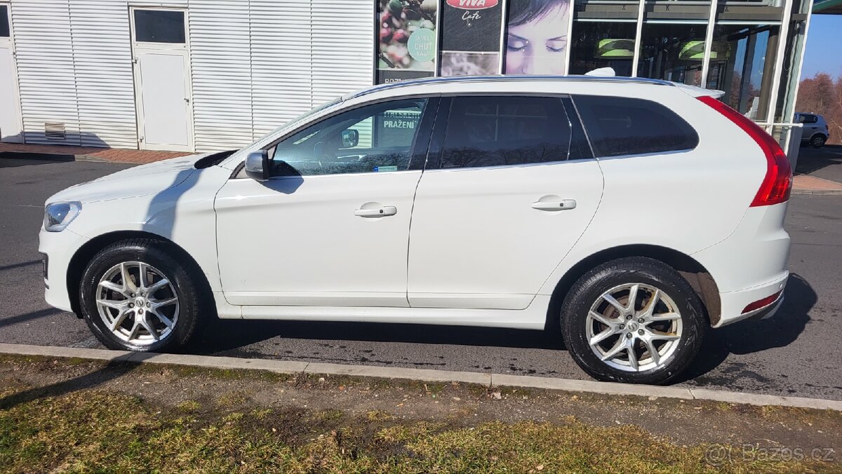 Volvo XC60 R-Design D5/2,4L 158KW - 6