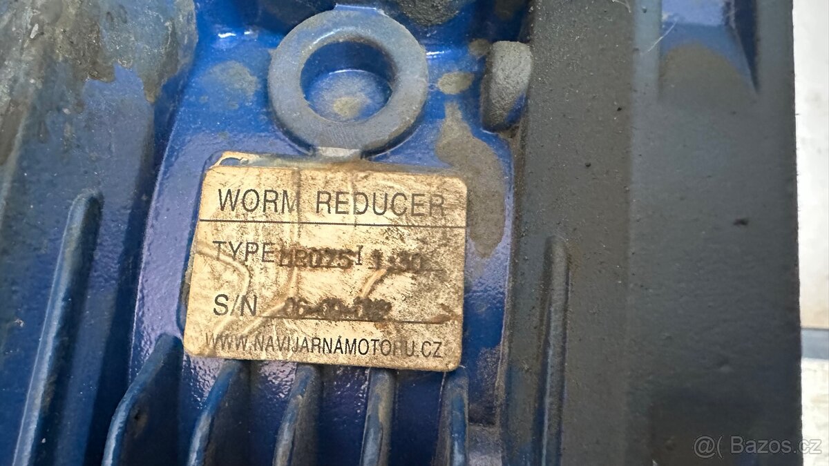 Elektromotor se šnekovým převodem - 6