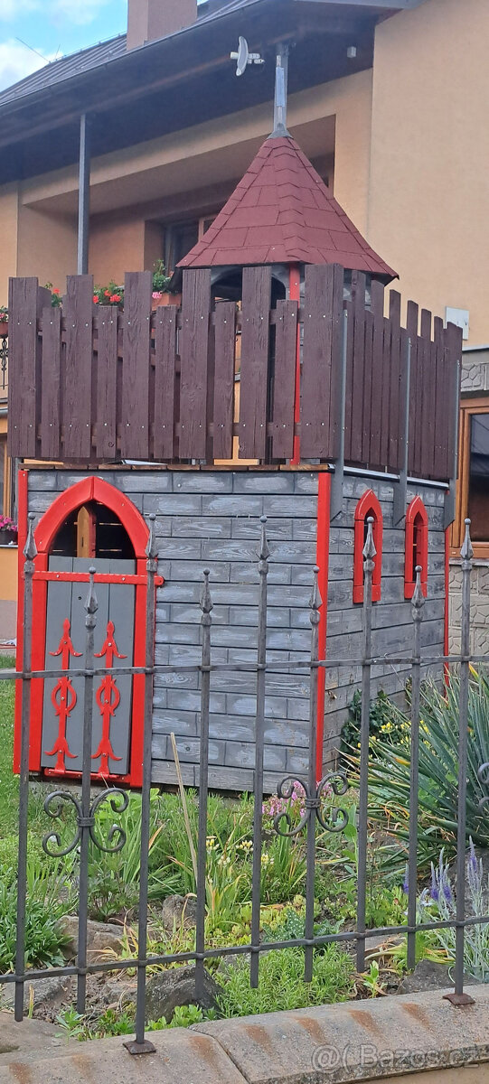 Hrad se skluzavkou - dětské hřiště - 6