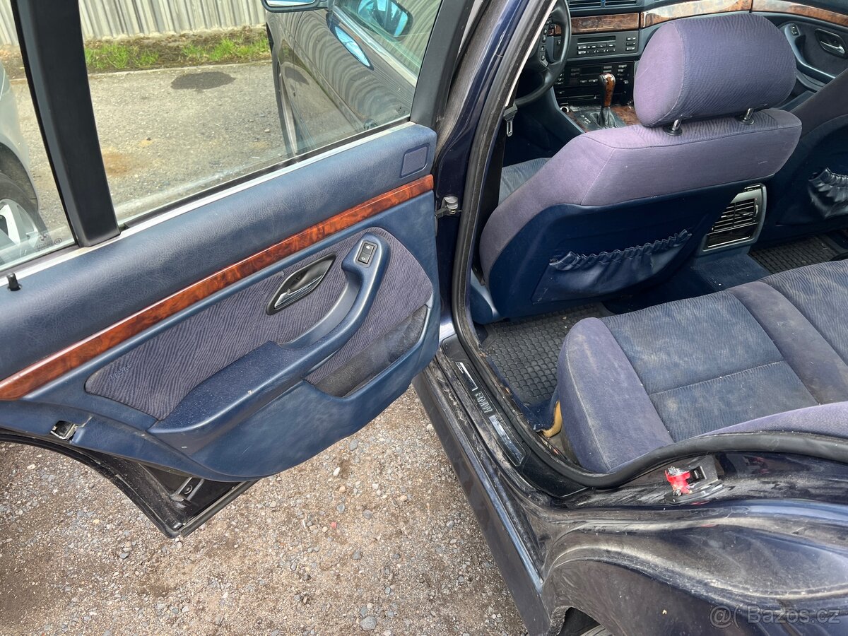 BMW E39 523iA - 6