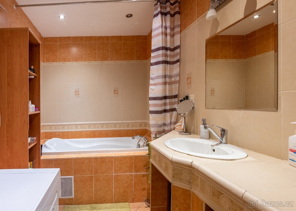 KOLÍN - RODINNÝ DŮM U CENTRA MĚSTA - 6