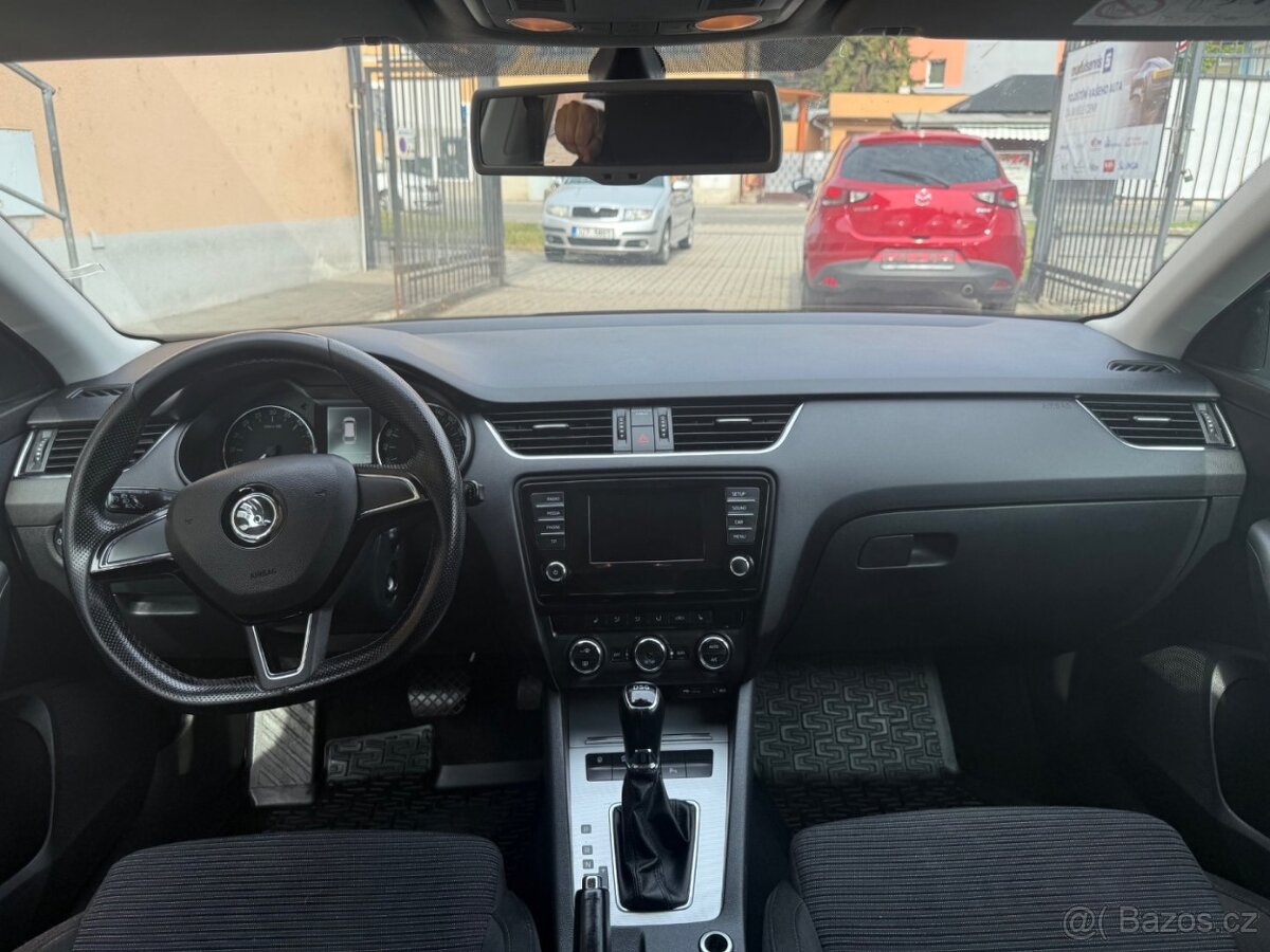 Škoda Octavia III 2.0 TDI DSG Kombi - Top interiér - 6