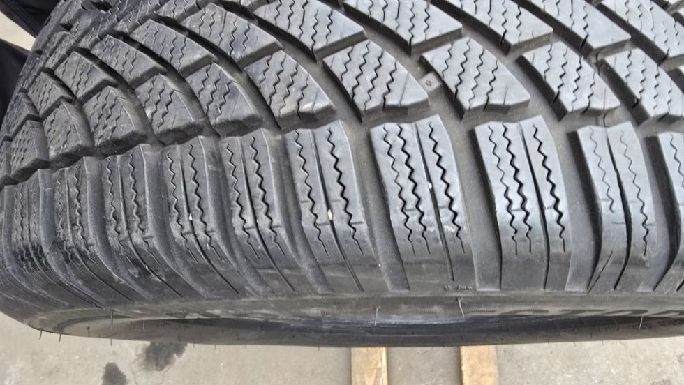 Zimní pneu 215/60/16 Bridgestone - 6