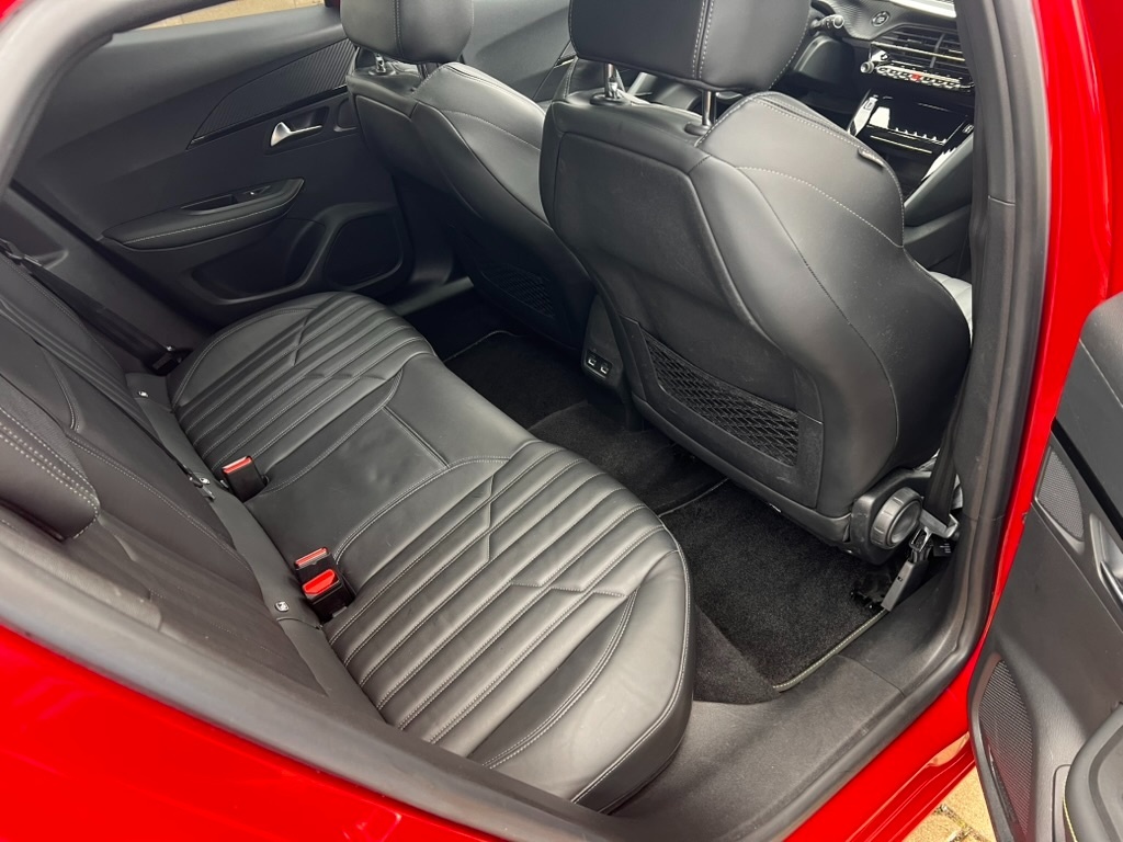 Peugeot e-2008 GT, tempomat, kůže, 18" alu, DPH - 6