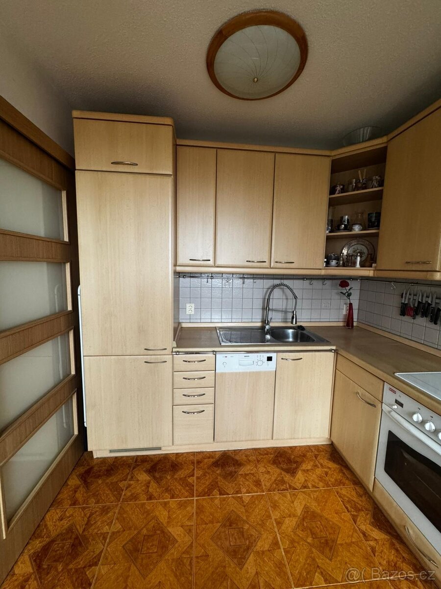 Kuchyňská linka Praha 8 kuchyň - 6