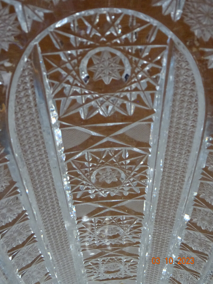 BROUŠENÁ KŘIŠŤÁLOVÁ VÁZA - 6