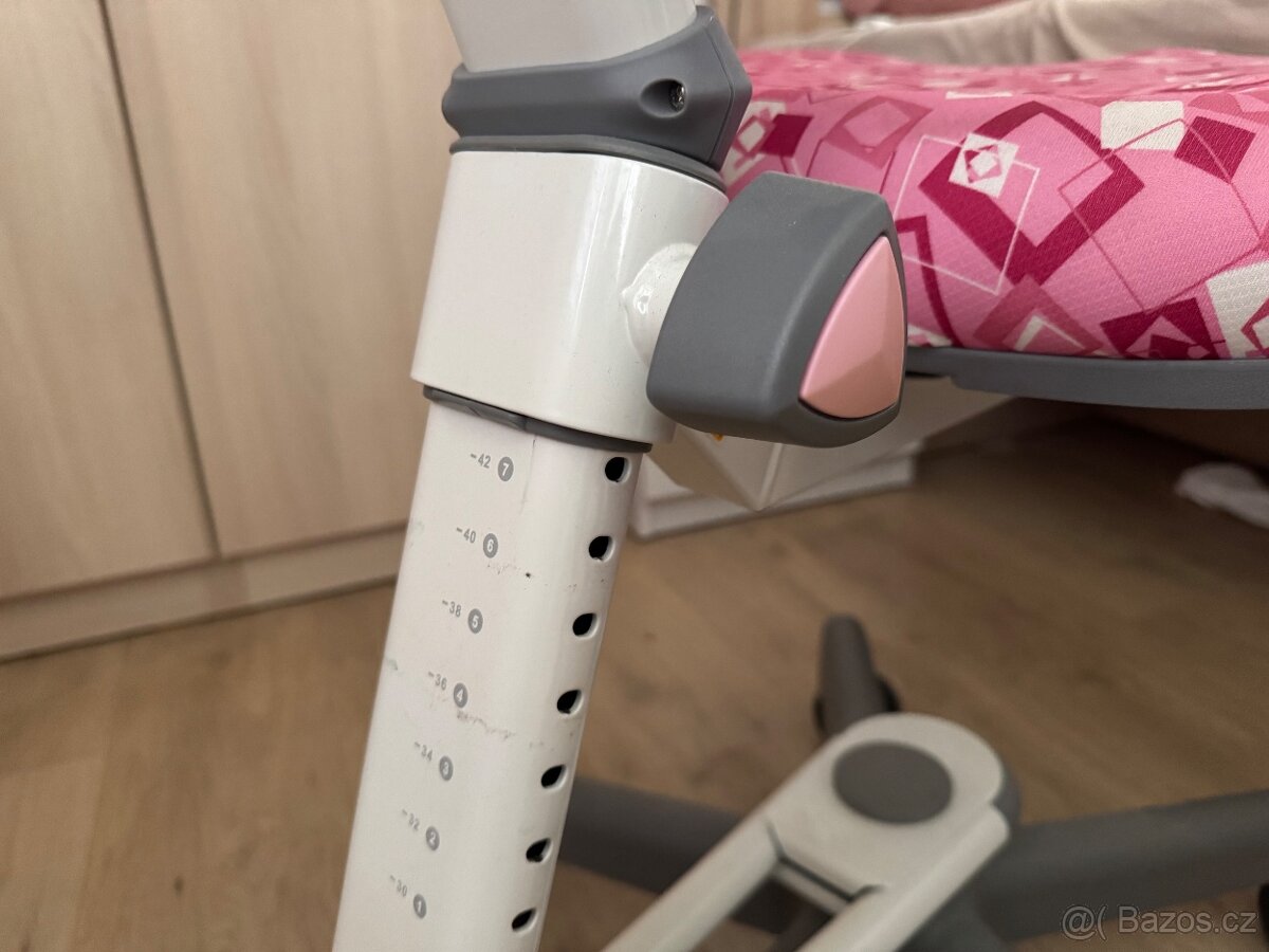 Prodám rostoucí stůl a židli - 6