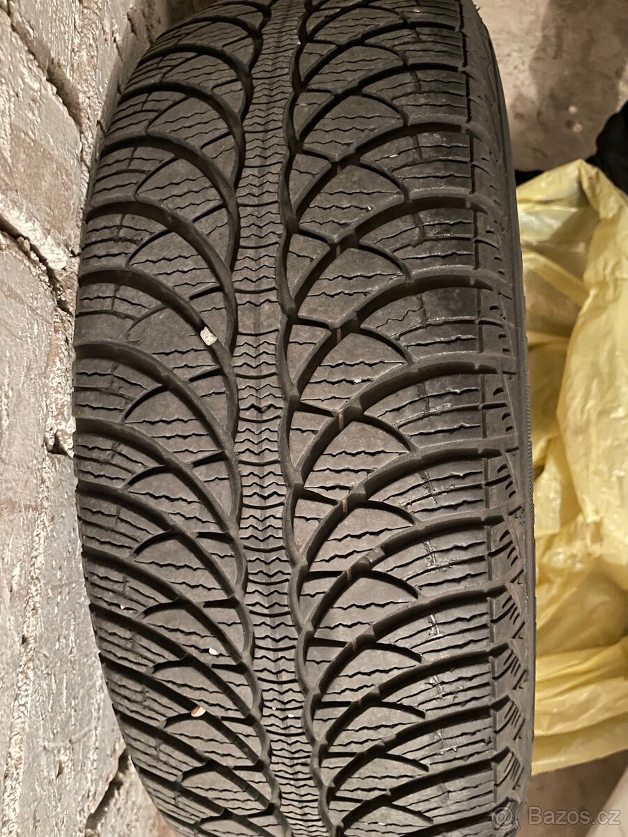 Zimní kola 4x 195/65 R15, plechy, jeté, použitelná (Golf 4) - 6