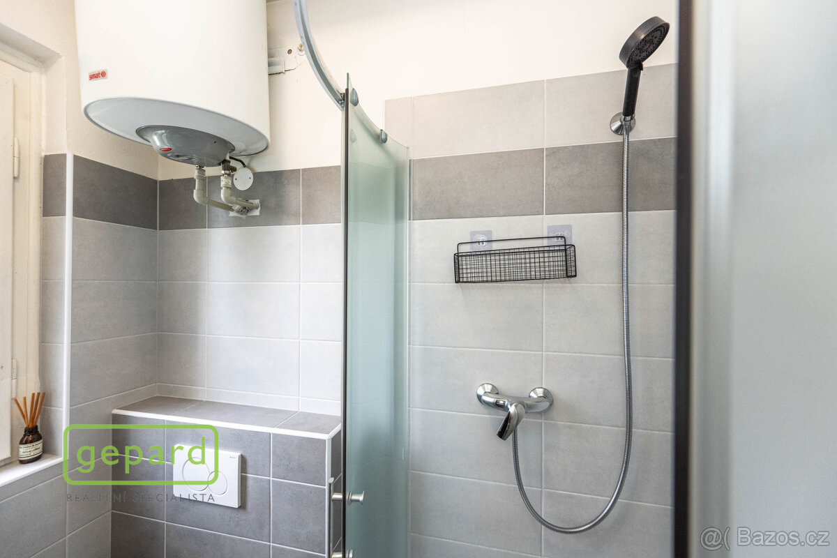 Spoluvlastnický podíl 1/2, rodinný dům Káranská, Praha 10 - - 6