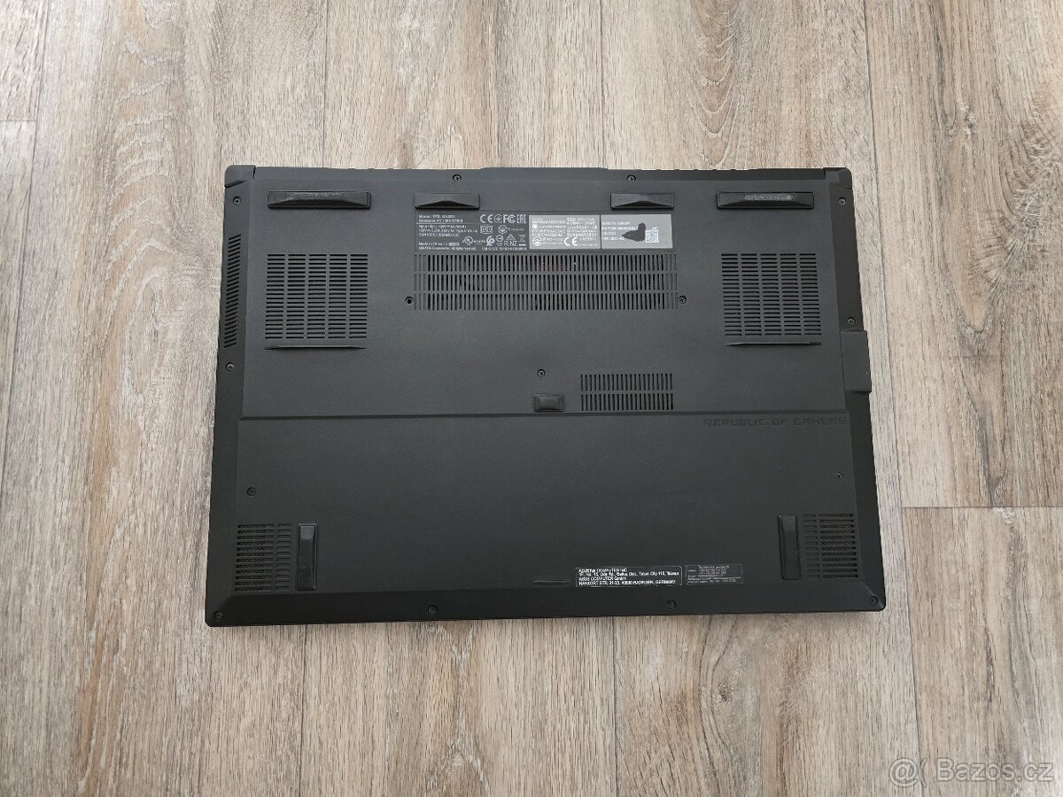 15,6" notebook ASUS ROG Zephyrus G15 GA502IV-AZ040T - 6