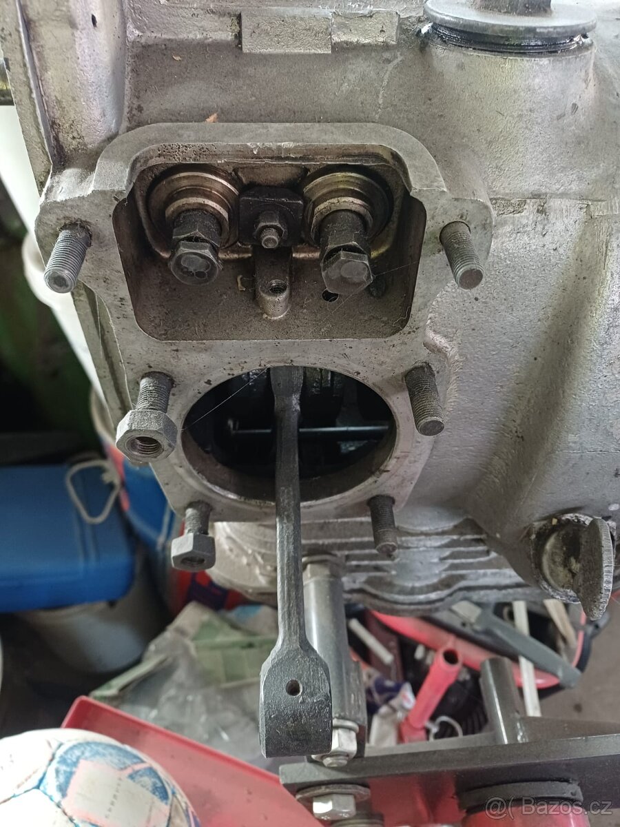 Prodám na motocykl M 72 různé náhradní d - 6