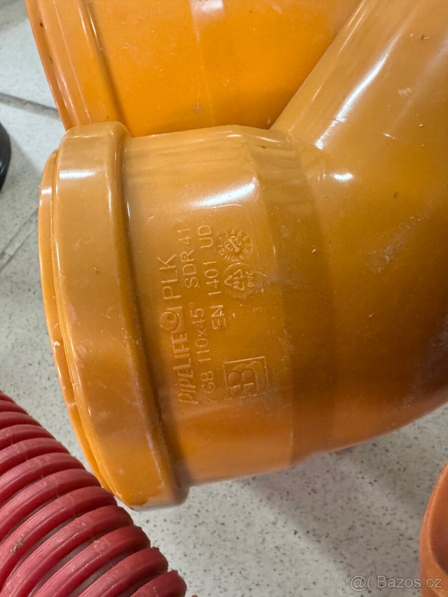 Zbytky stavební materiál síť drenáž, KG trubky, chránička - 6