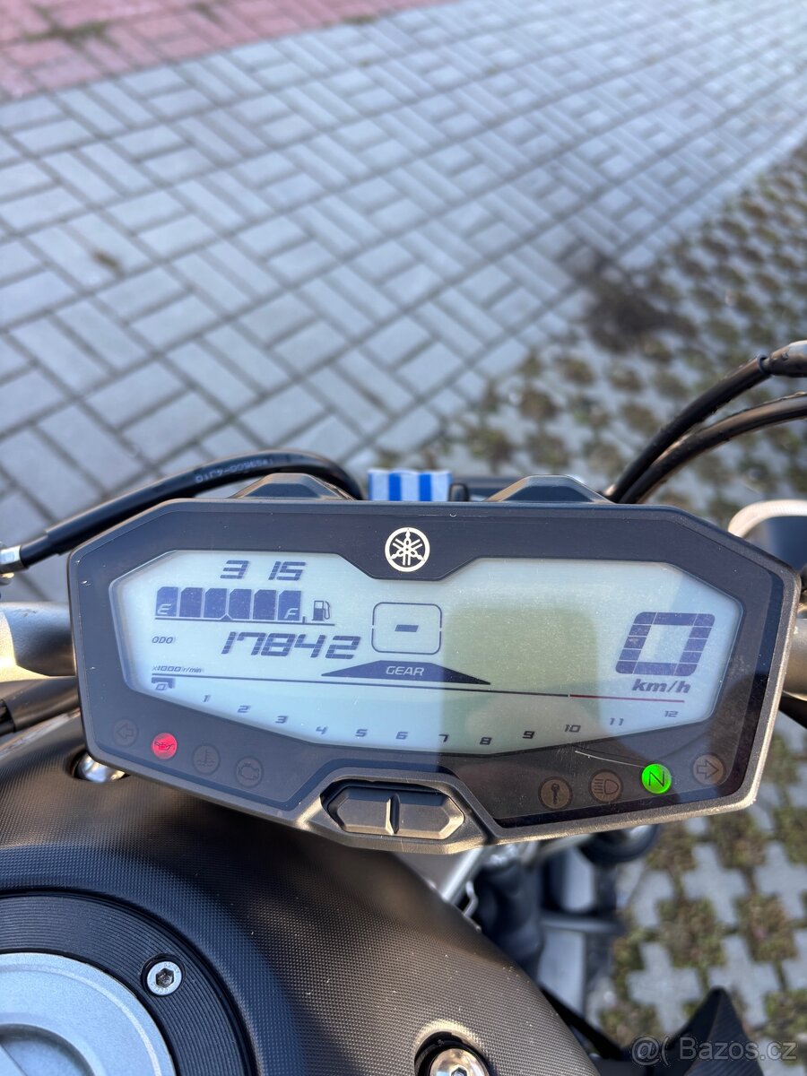 YAMAHA MT07 2015 - 6
