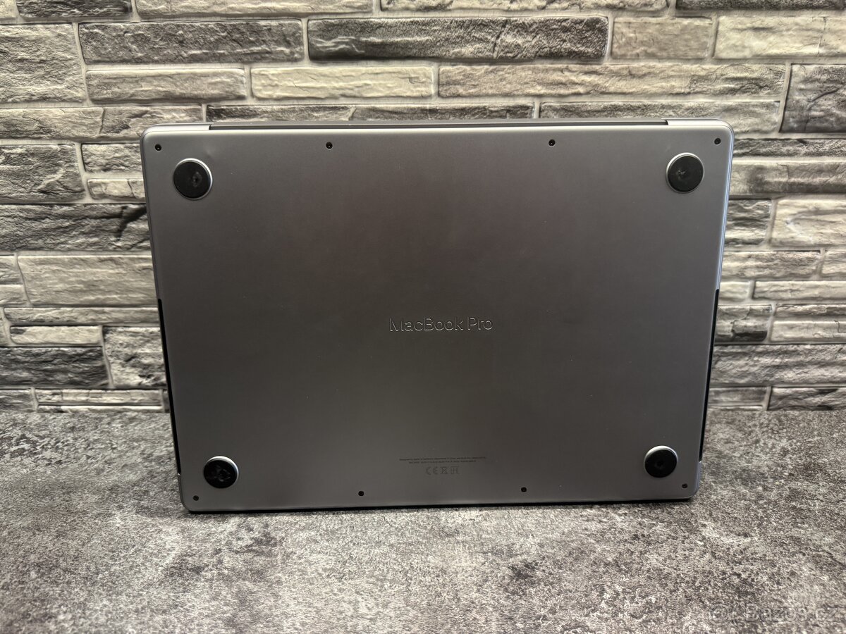 MacBook Pro 14” 2023 M2 Pro / 16GB / 512GB - 6