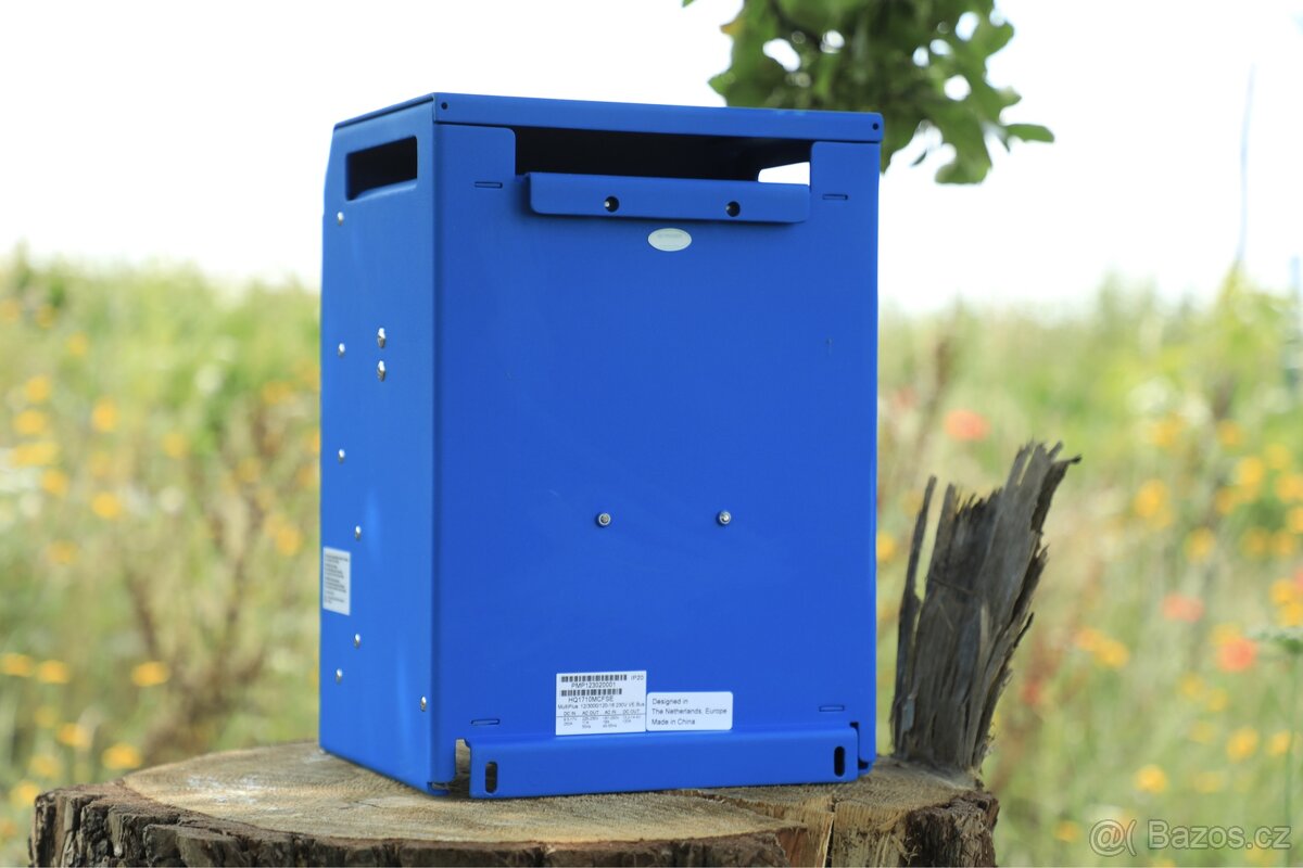 Victron Energy MultiPlus 12V/3000VA/120A-16A měnič - 6