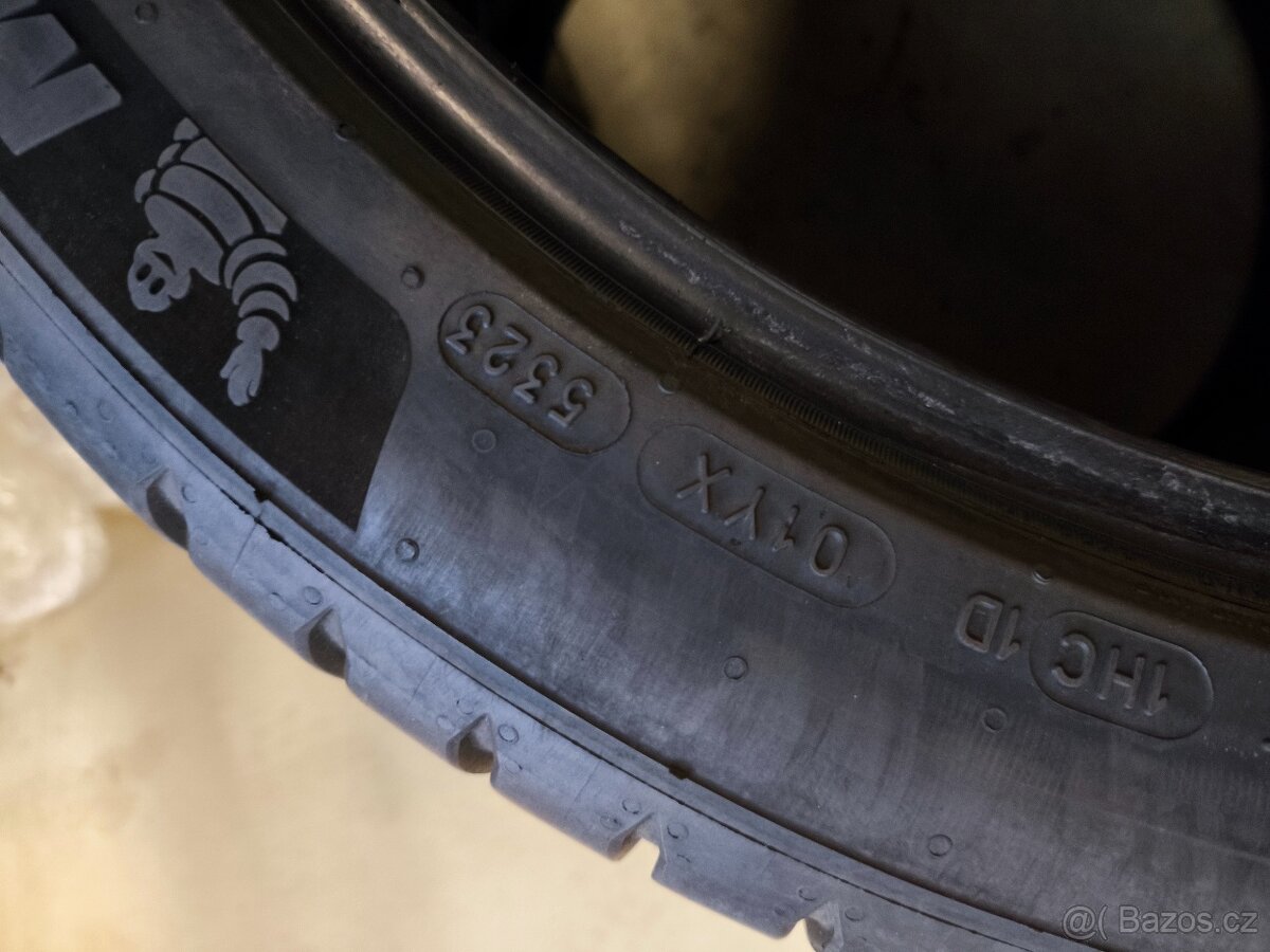 Prodám dvourozměrné pneu. R19 - 6