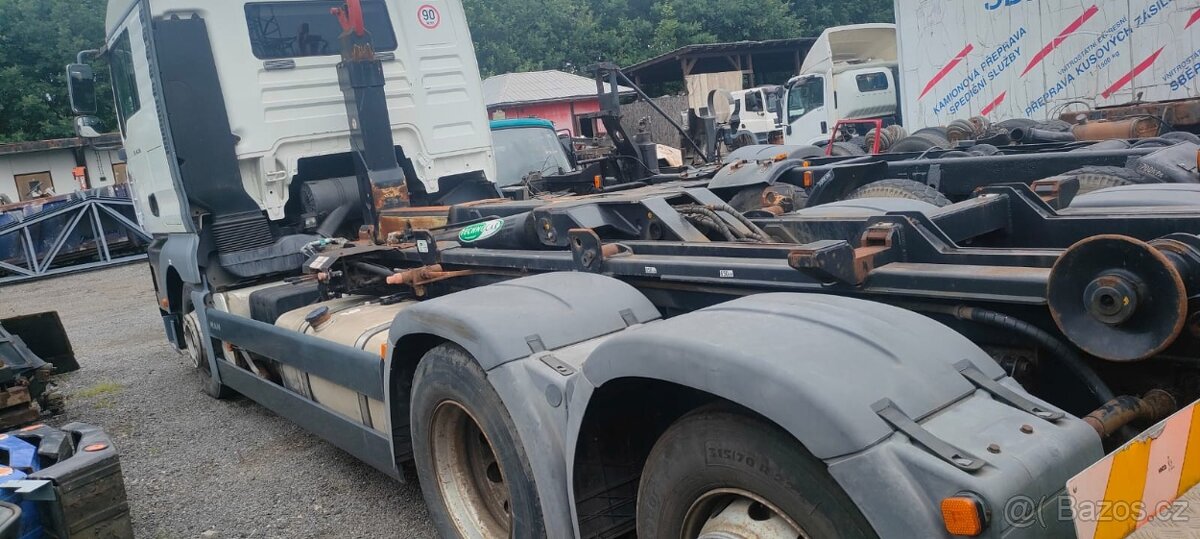 MAN TGA 26.390 6x2 hákový nosič - 6