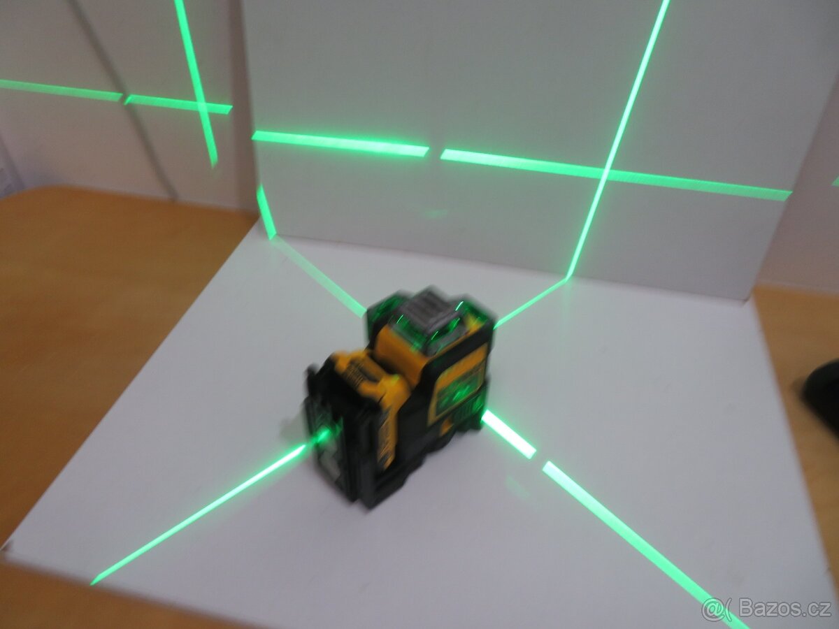 AKU křížový laser 3x360° DeWALT DCE089D1G - 6
