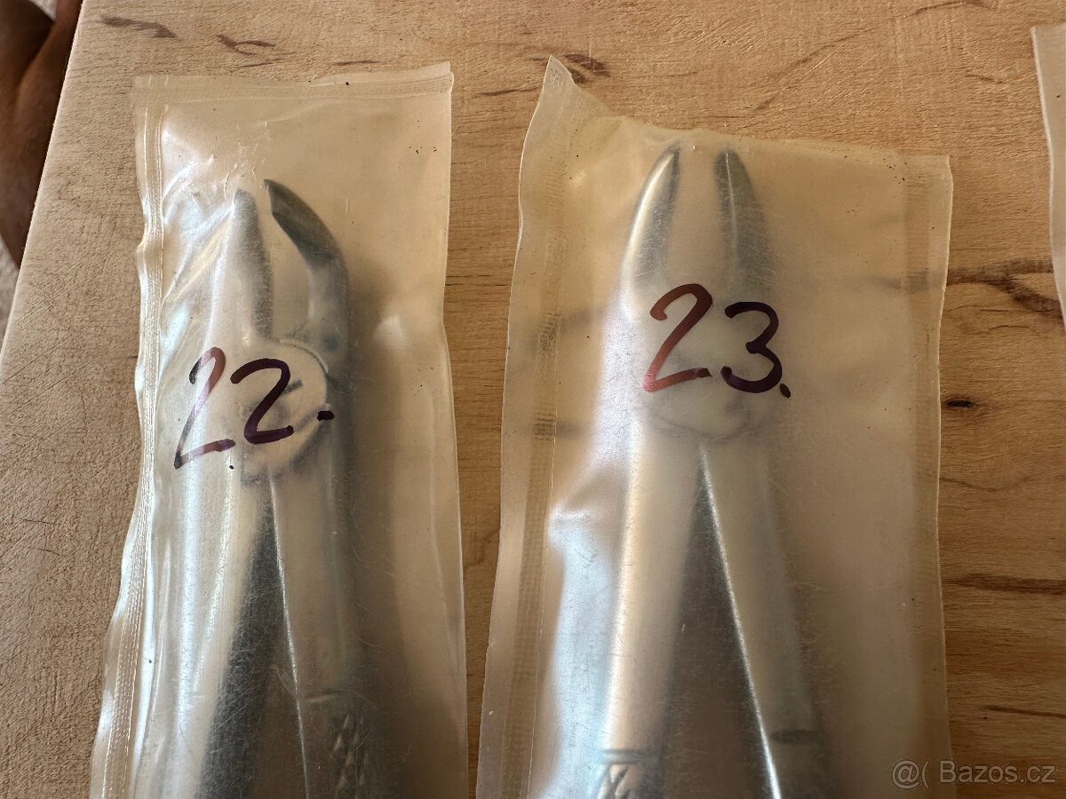 NEPOUŽITÉ zubařské extrakční kleště CHIRANA 2 - 6