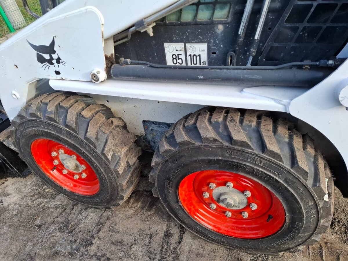 Smykový nakladač BOBCAT S130 Gehl cat - 6