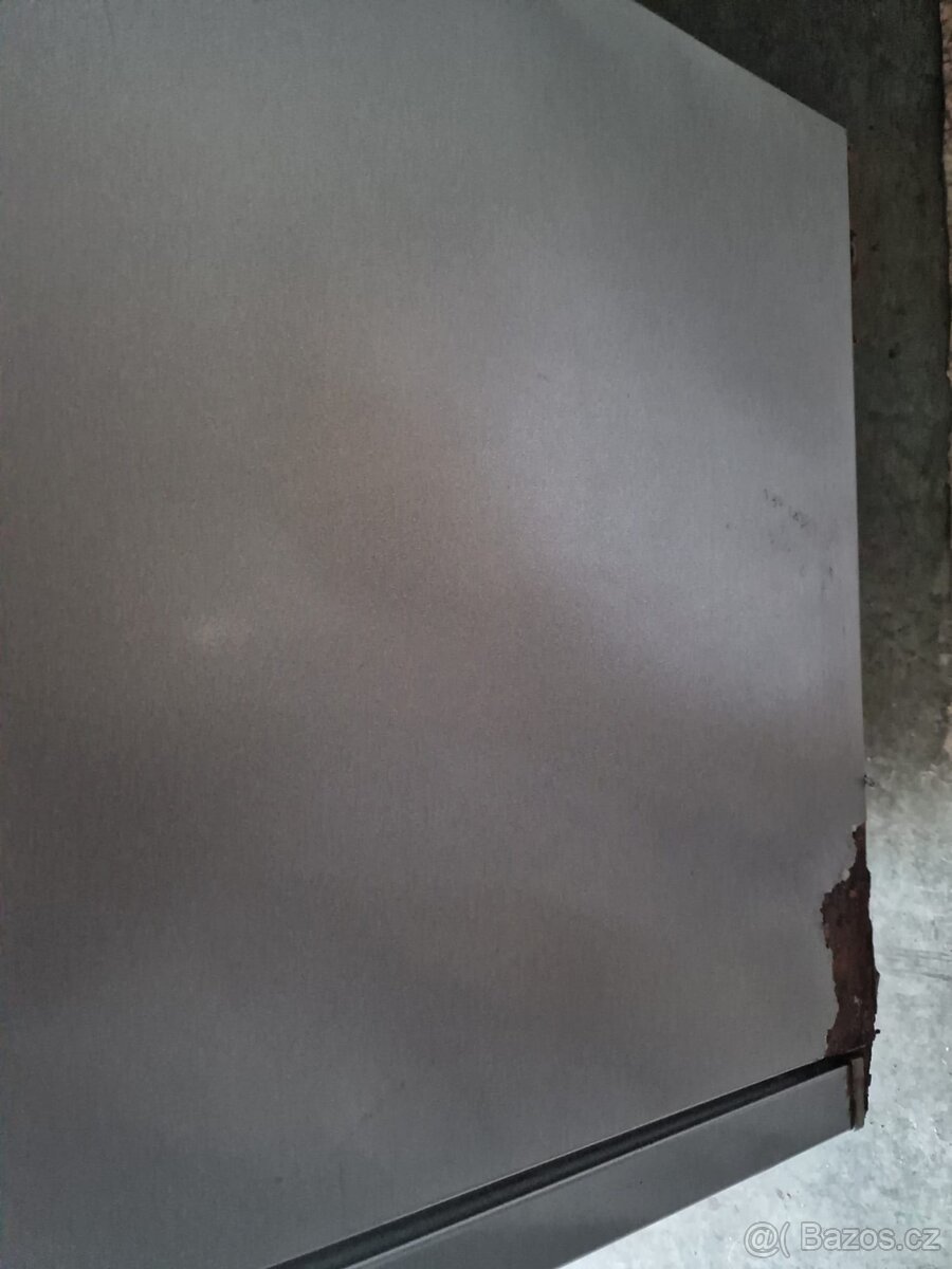 Stribrna lednice Electrolux - 6