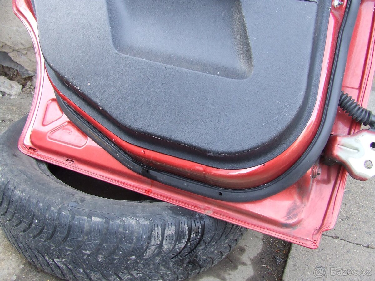 Prodám dveře Ford Fiesta Mk5 - 6