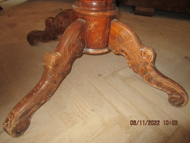 Jídelní stůl - 6