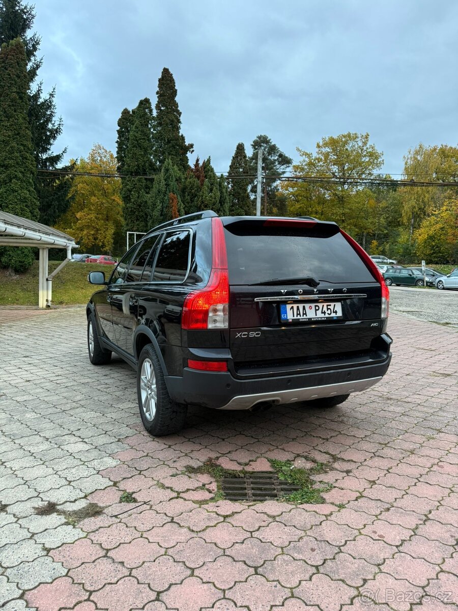 Volvo XC90 D5 136 kW 4×4, 7 míst, po rozvodech, STK 1/2027 - 6
