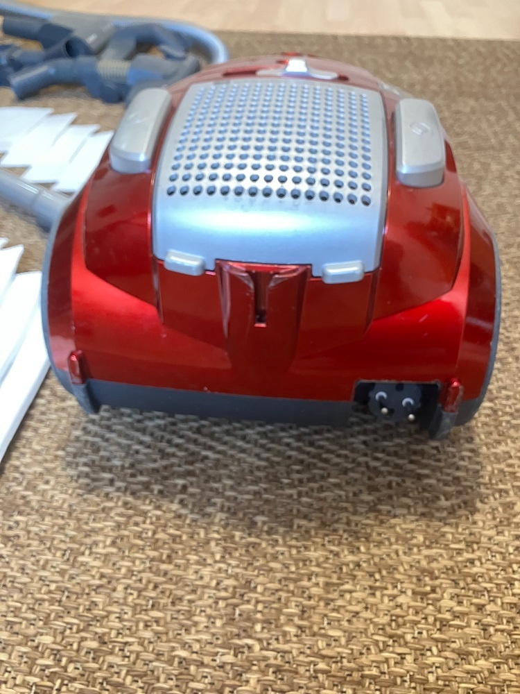 PRODÁME ZNAČKOVÝ VYSAVAČ HOOVER - 6